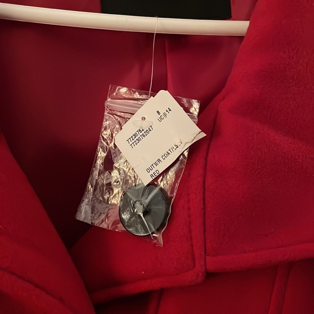 Red jacket - Picture 3 of 6